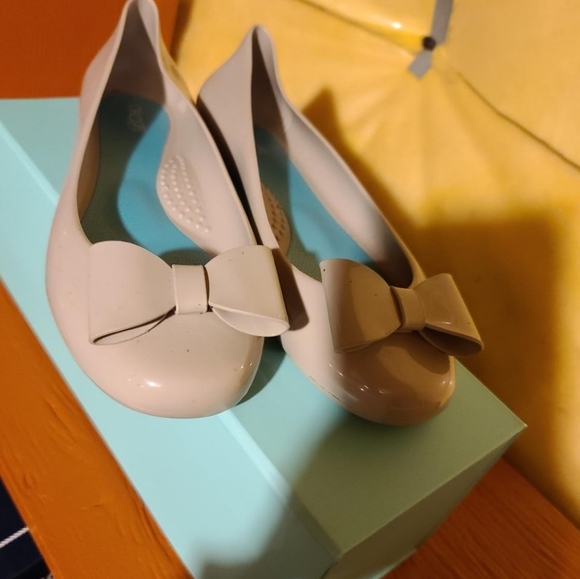 Oka B Frederica Ballet Dove with Dove Bow - Picture 2 of 7